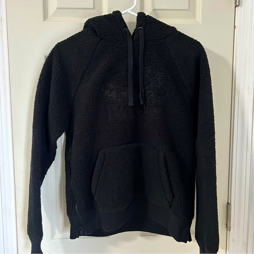 Roots black fuzzy sweatshirt